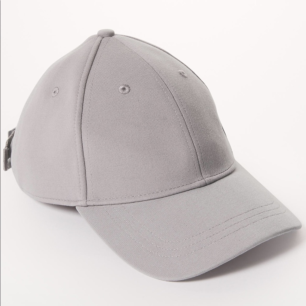 Lululemon baller hat